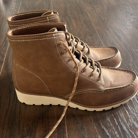 ST JOHNS BAY boots size 9 - Picture 3 of 6